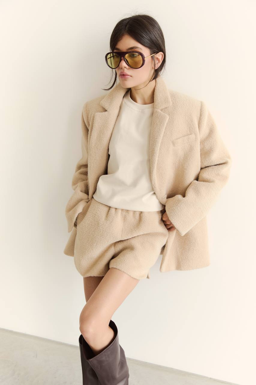 Textured Alpaca Wool Shorts, Beige — lifestyle — SHEVCHENKO