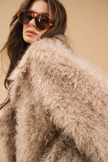 Faux Fur Coat, Medium Length, Beige — Шубка з екохутра, середньої довжини— деталь — SHEVCHENKO