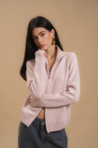 Fitted Zip-Up Lambswool Cardigan — Кардиган з вовни ягня приталеного силуету на блискавці, рожевий— спереду — SHEVCHENKO