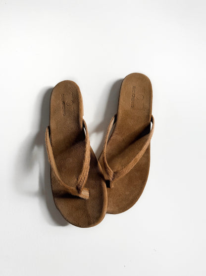Pony-Effect Genuine Leather Flip-Flops, Caramel — detail — SHEVCHENKO