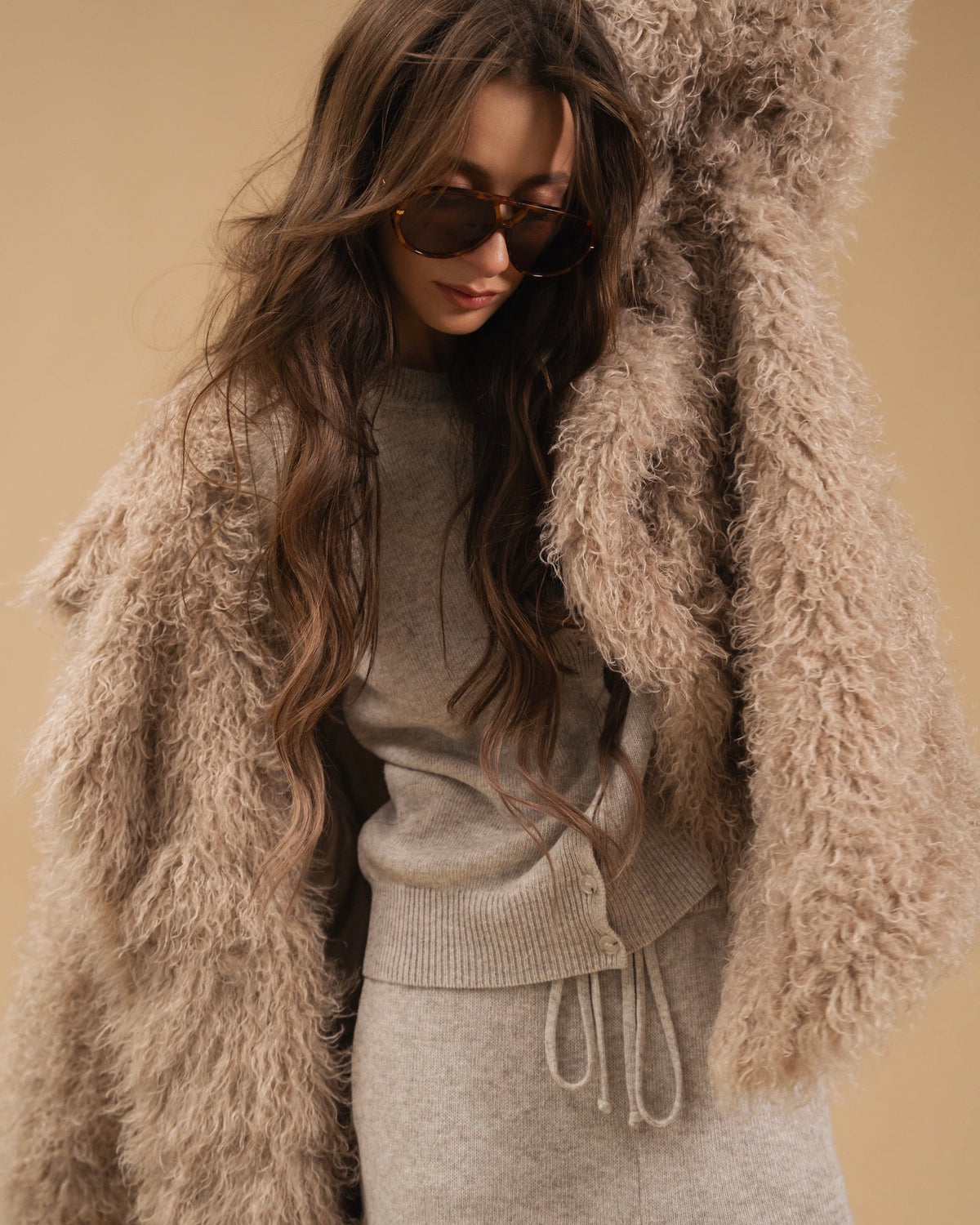 Faux Fur Coat, Medium Length, Beige — Шубка з екохутра, середньої довжини— лук — SHEVCHENKO