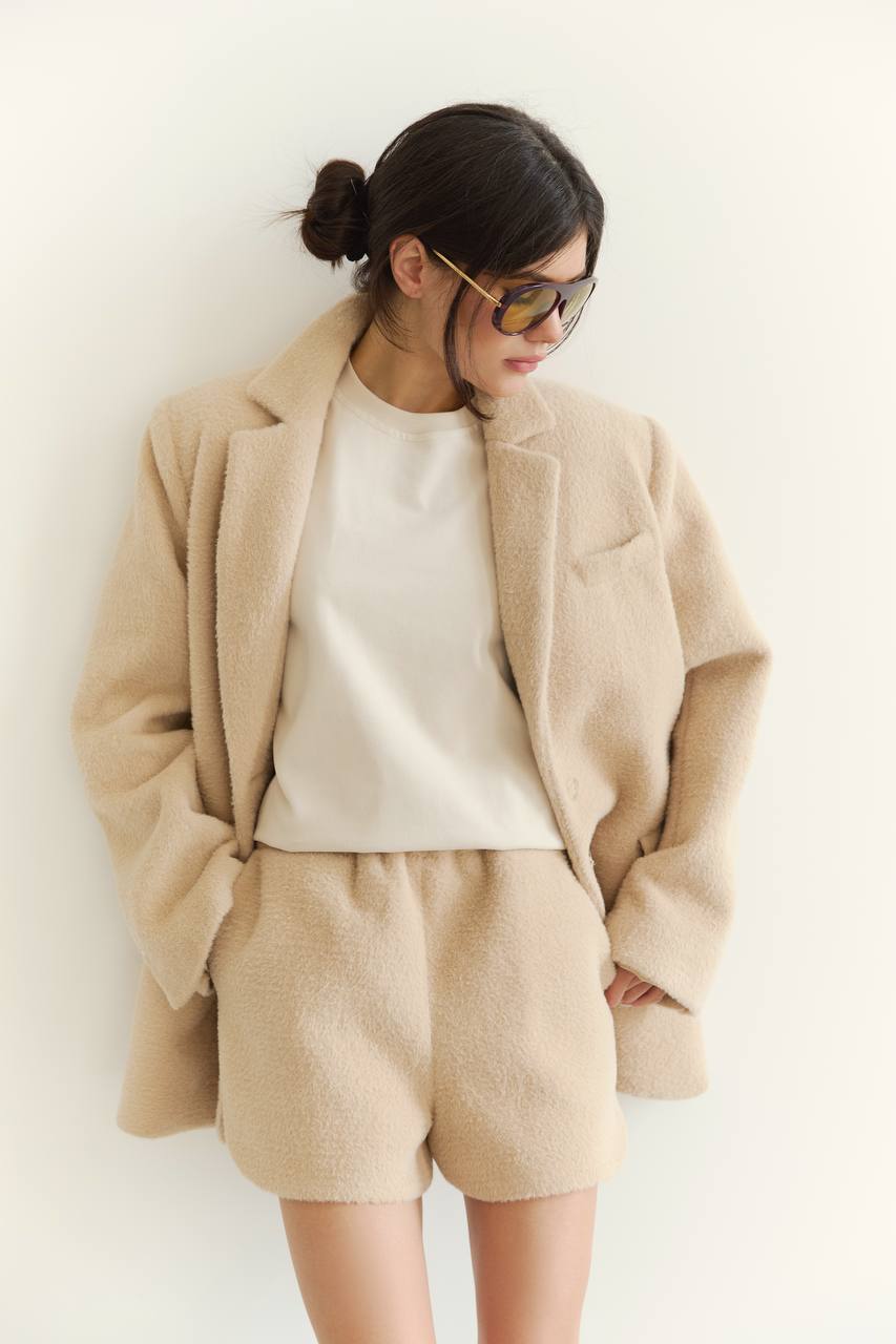 Textured Alpaca Wool Shorts, Beige — lifestyle — SHEVCHENKO