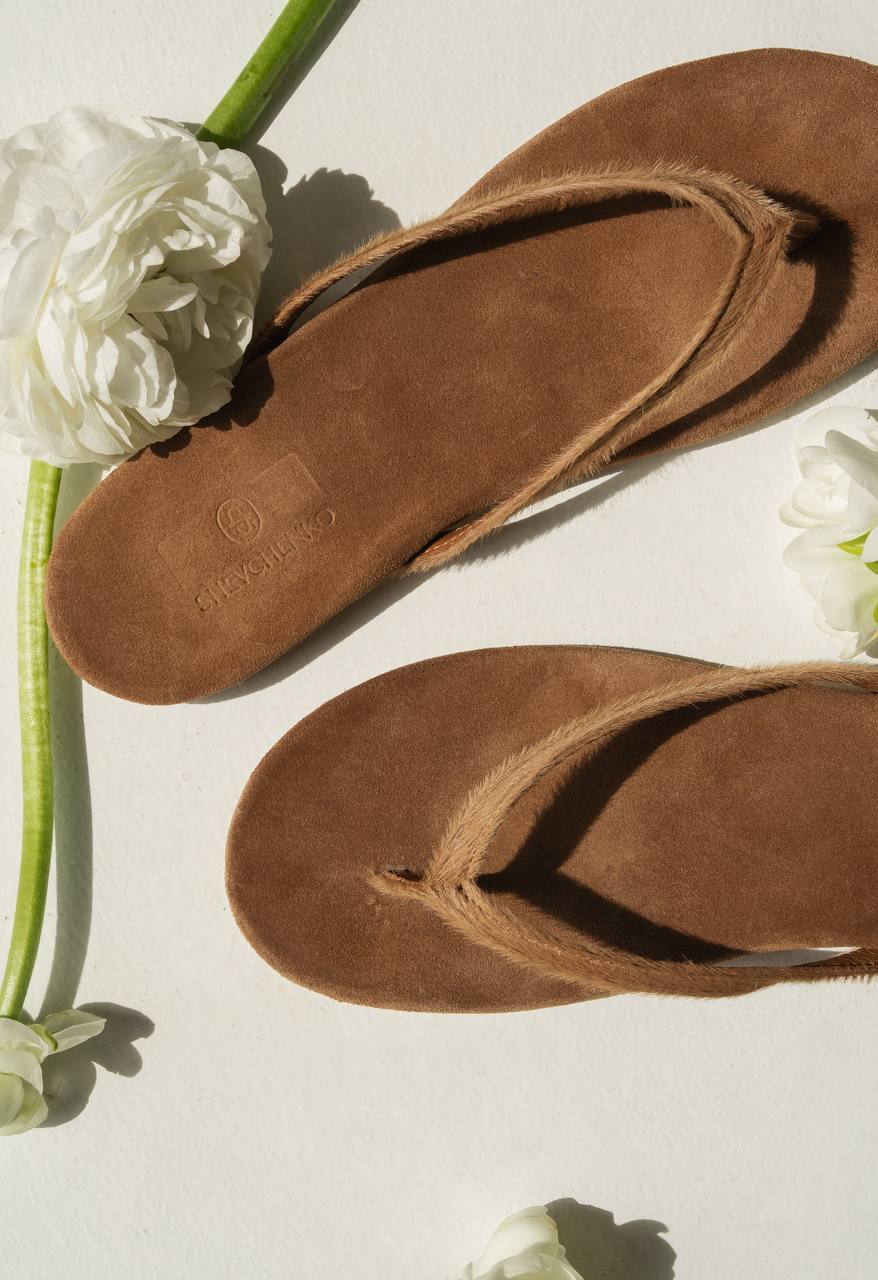 Pony-Effect Genuine Leather Flip-Flops, Caramel — front — SHEVCHENKO